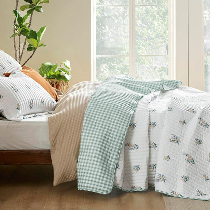 Bedsure Floral Quilt Set Queen - Reversible Botanical Spring Flower Quilt Bedding Set, 3 Pieces Microfiber Lightweight Bedspread, Coverlet with 2 Pillow Shams for All Seasons (90"x96")